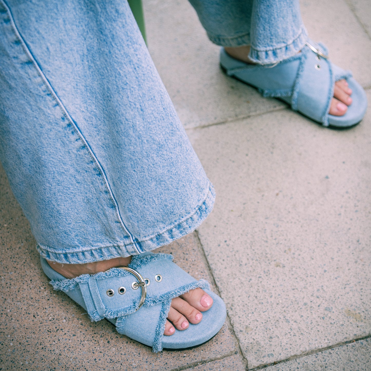 Crossed Denim light