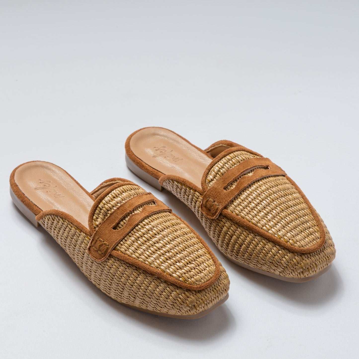 Eddie Mules in Camel
